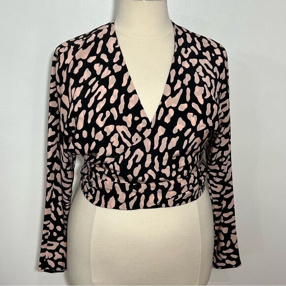 Diane Von Furstenberg (DVF) 100% Silk Pink and Black Leopard print wrap top -- L - Picture 8 of 13